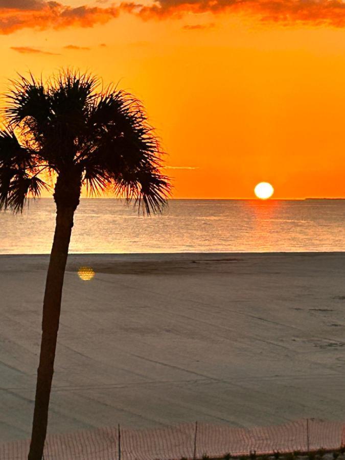 Always Summer On A White Sandy Beach Aparthotel Fort Myers Beach Kültér fotó